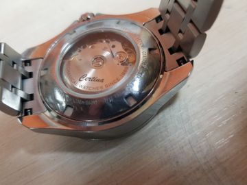 01-200608947: Certina c032430