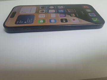 01-200771975: Apple iphone 15 pro 1tb esim