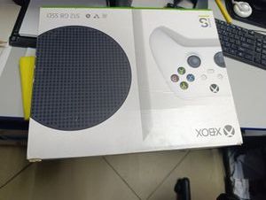 01-200780996: Microsoft xbox series s 512gb