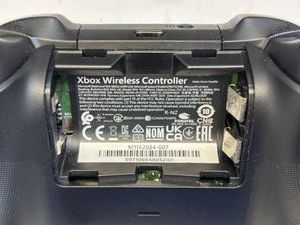 Б/у Игровой джойстик Microsoft 1914 xbox wireless controller 01-200797838