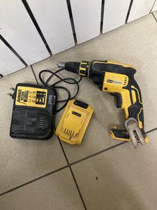 Б/в Шурупокрут Dewalt dcf620 1акб 2ah зп 01-200811697