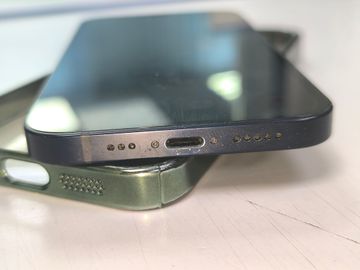 Б/в Мобільний телефон Apple iphone 12 128gb 01-200844745