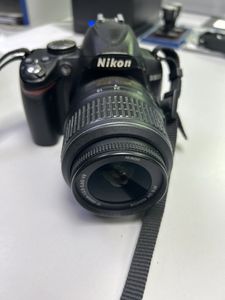 Б/в Фотоапарат Nikon d3000 kit /af-s nikkor 18-55mm 1:3,5-5,6g vr dx 01-200851200