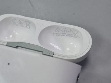 Б/в Навушники Apple airpods pro 2nd generation magsafe 01-200909409