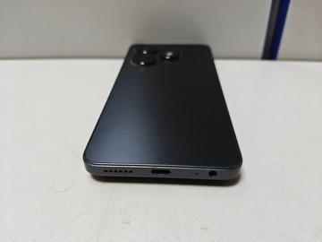 Б/в Мобільний телефон Tecno spark go 2024 4/64gb 01-200930401