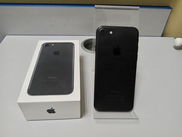 Б/в Мобільний телефон Apple iphone 7 32gb 01-200962847