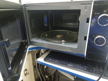 Б/в Мікрохвильова піч Samsung ms20a3010ah 01-200966038
