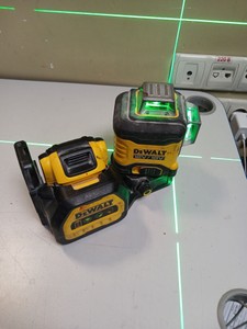Б/в Лазерний нівелір Dewalt dce089d1g18 01-200988860