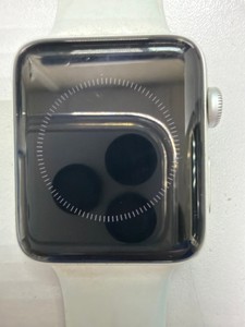 Б/в Смарт-годинник Apple watch series 3 gps 42mm aluminium case 01-200995244