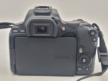 Б/в Фотоапарат Canon eos 250d-об'єктив canon zoom lens ef-s 18-55mm 1:3.5-5.6 iii 01-201159362
