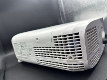 Б/в Проектор Panasonic pt-vz580 01-200891084