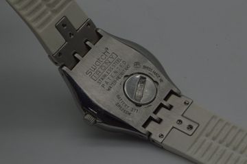 01-200557018: Swatch жіночі з камінцями