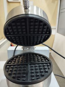 01-200609769: Waffle Baker 220v - xc-hf-1 - silver 1200w