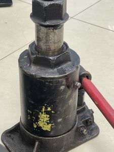 Б/в Домкрат гідравлічний Без Виробника без моделі 10т 01-200790329