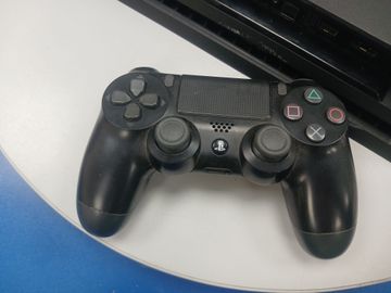 Б/у Игровая приставка Sony playstation 4 pro 01-200760007