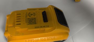 Б/в Шурупокрут Dewalt dcd708 1акб 4ah зп 01-200876402