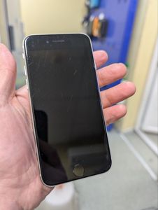 Б/в Мобільний телефон Apple iphone se 2022 64gb 01-200896799