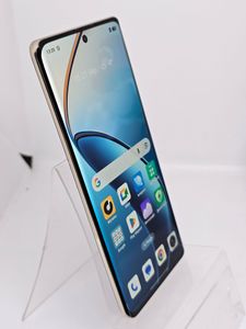 Б/у Мобільний телефон Realme 12 pro+ 12/512gb 01-200844836