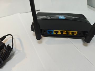 Б/у Роутер Huawei ws319 18-000095200