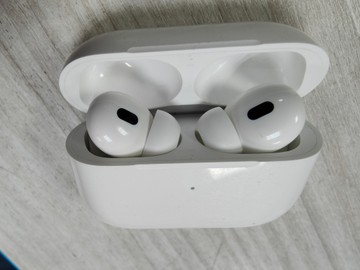 Б/в Навушники Apple airpods pro 2nd generation with magsafe charging case usb-c 01-200928033