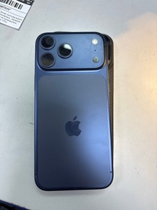 Б/в Мобільний телефон Apple iphone 17 pro max 256gb 01-200991481