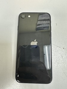Б/в Мобільний телефон Apple iphone se 2020 64gb 01-200999570