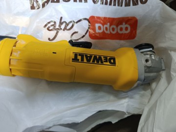 Б/у Угловая шлифмашина Dewalt dwe4233 01-201003897