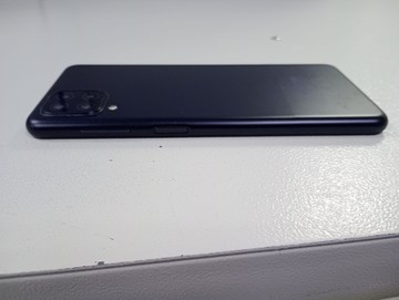 Б/в Мобільний телефон Samsung galaxy a12 sm-a127f 3/32gb 01-201011984