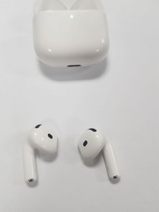 Б/в Навушники Apple airpods 4 with active noise cancellation 01-201042276