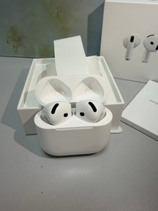 Б/в Навушники Apple airpods 4 01-201046709