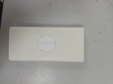 Б/в Зарядний пристрій Xiomi 20 k gendalf white 01-201050316