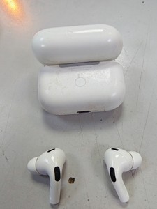 Б/в Навушники Apple airpods pro 2nd generation with magsafe charging case usb-c 01-201092290