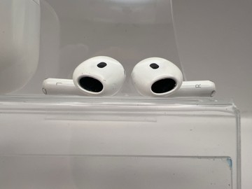 Б/в Навушники Apple airpods 4 01-201094492