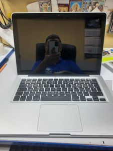 01-200743388: Apple macbook pro a1278/ core i5 2,5ghz/ ram4gb/ hdd500gb/ intel hd4000/ dvdrw