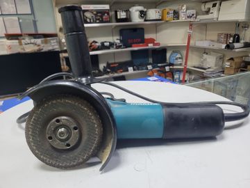 01-200776875: Makita 9558hn