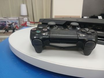 Б/у Игровая приставка Sony playstation 4 pro 01-200760007