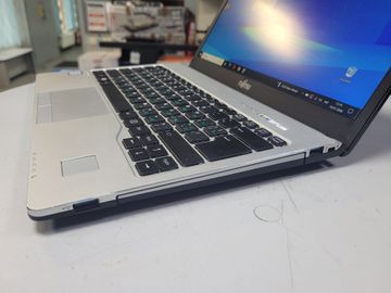Б/у Ноутбук Fujitsu 13/core i5 6200u ddr3/8gb ddr3/hdd *відсутній/ssd 180 gb/*інтегрована 01-200815566