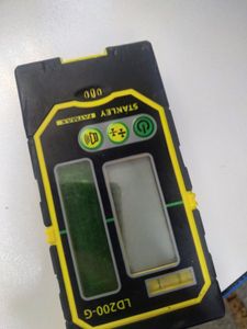 Б/в Цифровий лазерний детектор Stanley ld200-g 01-200862379