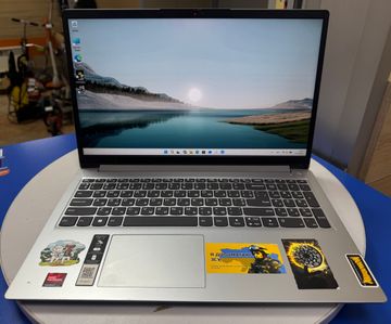 Б/в Ноутбук Lenovo 15/ryzen 3 7320u ddr5/8gb ddr5/ssd 512 gb/*інтегрована 01-200900201