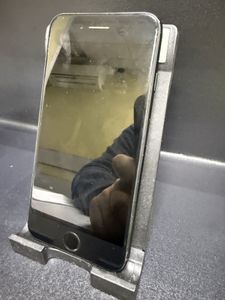 Б/в Мобільний телефон Apple iphone 7 32gb 01-200903098