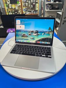 Б/в Ноутбук Apple macbook pro a2251 13,3"/ core i5 2,0ghz/ram16gb/ssd500gb/intel iris graphics 01-200908807