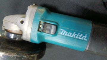 Б/у Угловая шлифмашина Makita 9558hn 01-200920419