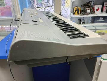 Б/в Синтезатор Yamaha psr-r300 01-200972199