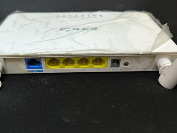 Б/у Беспроводный маршрутизатор Tenda f300 01-201001233