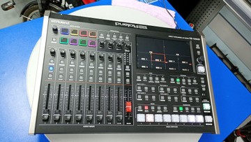 Б/в Мікшерний пульт Roland vr-120hd 01-200800299
