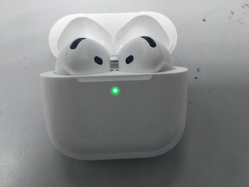 Б/в Навушники Apple airpods 4 with active noise cancellation 01-201126540