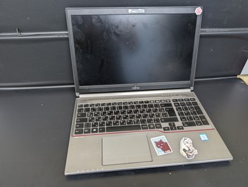 Fujitsu 15/core i7 6500u ddr3/16gb ddr3/hdd *відсутній/ssd 240 gb/*інтегрована