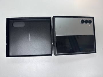 Б/у Мобільний телефон Samsung galaxy fold6 12/512gb 01-201142733