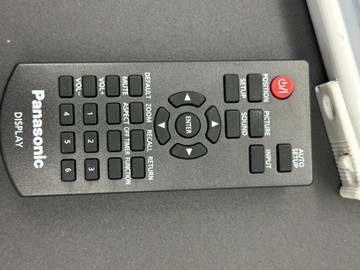 Б/в Проектор Panasonic pt-vz580 01-200891084