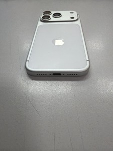 Б/в Мобільний телефон Apple iphone 17 pro 512gb 01-201177777